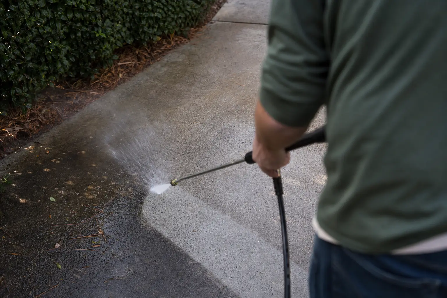 Higher flow rinses concrete faster than pressure alone