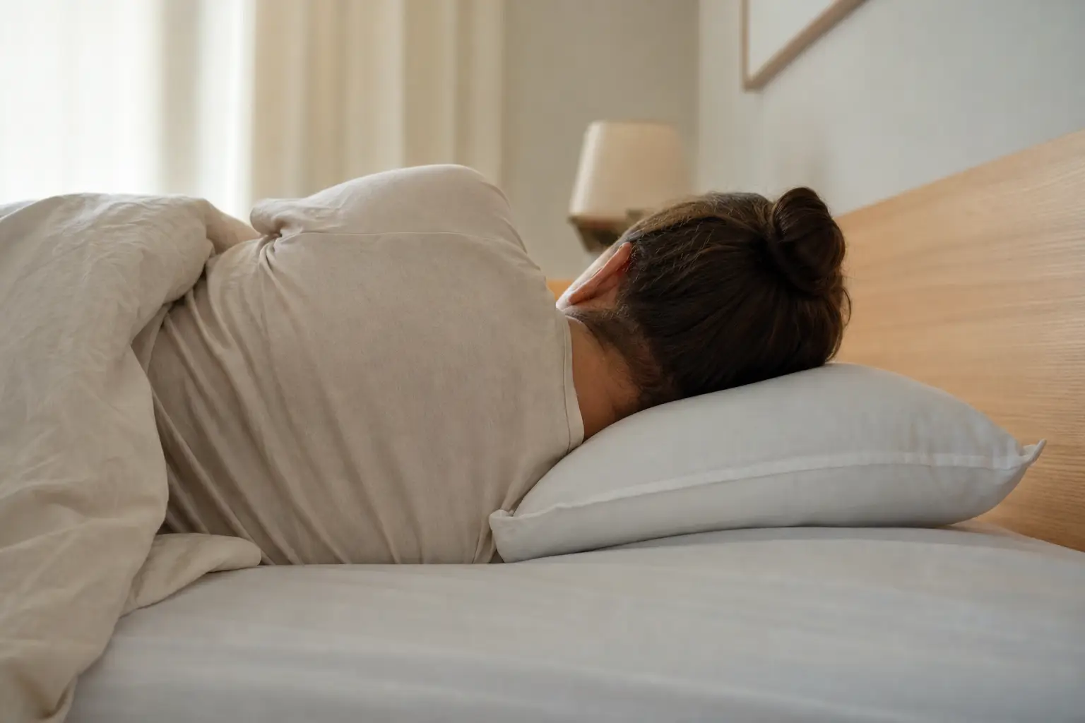 Side sleeper shows neck alignment with a properly matched pillow
